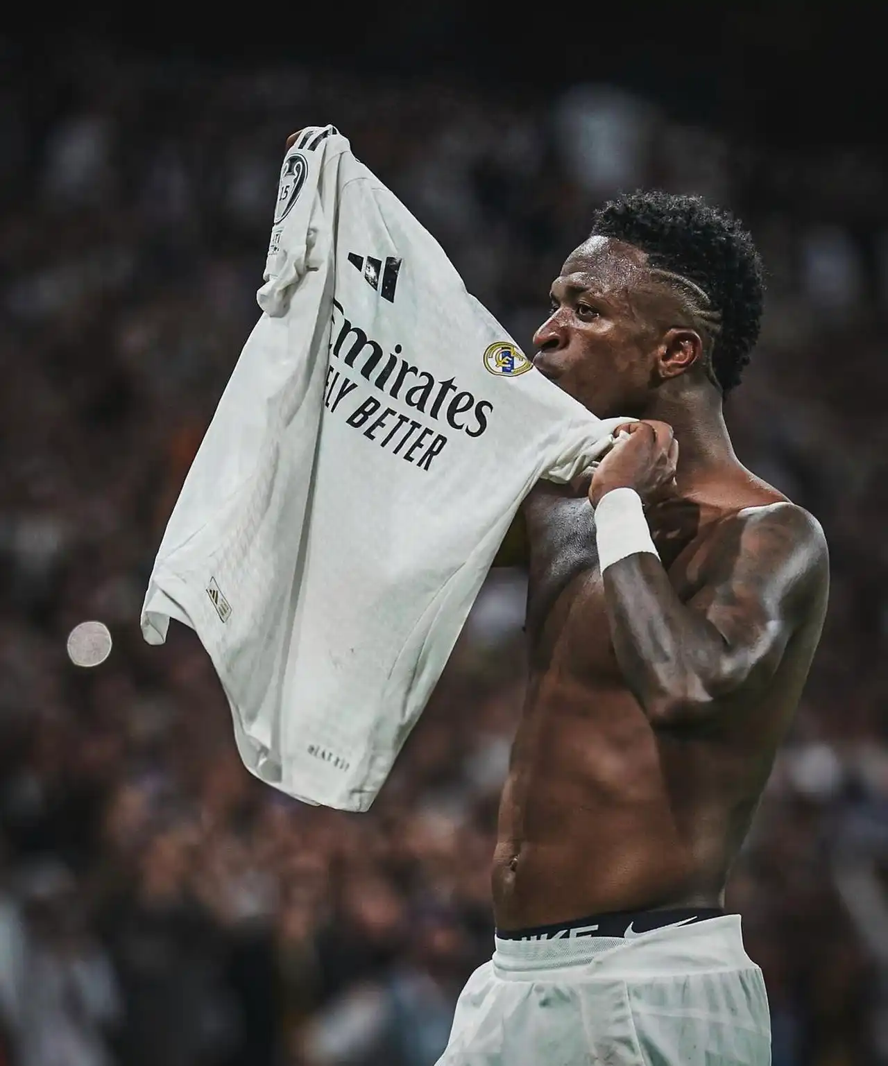 أرسنال يراقب موقف فينيسيوس.. وتجديد عقده مع ريال مدريد يحدد مستقبل الصفقة