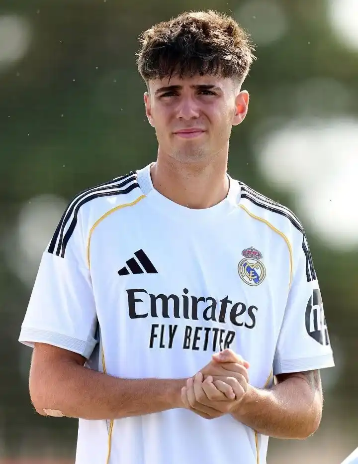 ريال مدريد يعلن رسميًا انتقال فيكتور فالديبيناس إلى فيورنتينا مع الاحتفاظ بنسبة من حقوقة