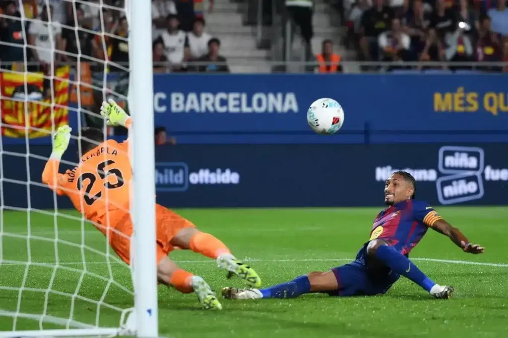 مستقبل رافينيا: النصر السعودي يتقدم بعرض ضخم وبرشلونة يحسم موقفه