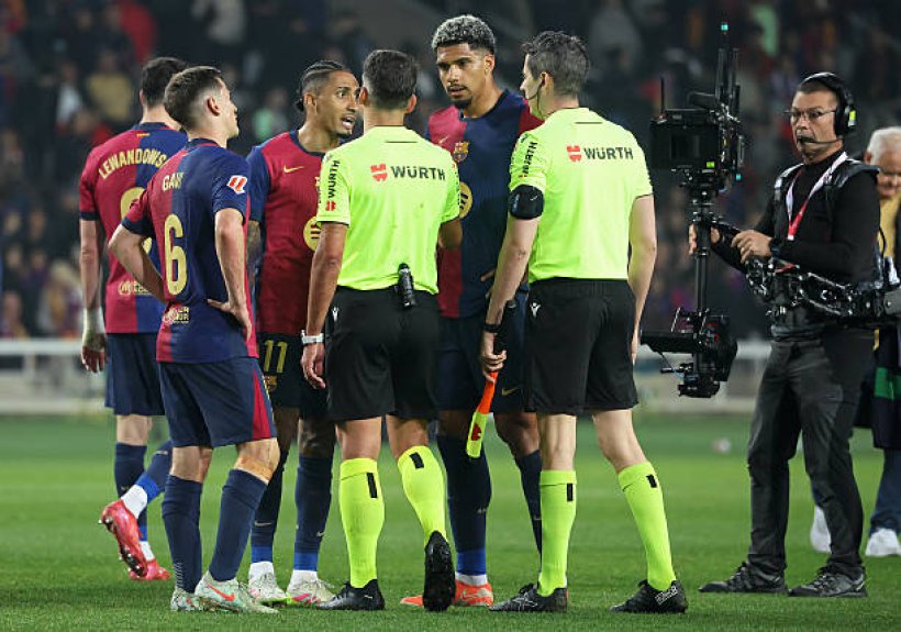برشلونة وتقنية الفيديو - تحليل دقيق: كيف أثرت تقنية الفيديو على مسيرة برشلونة في موسم 202…
