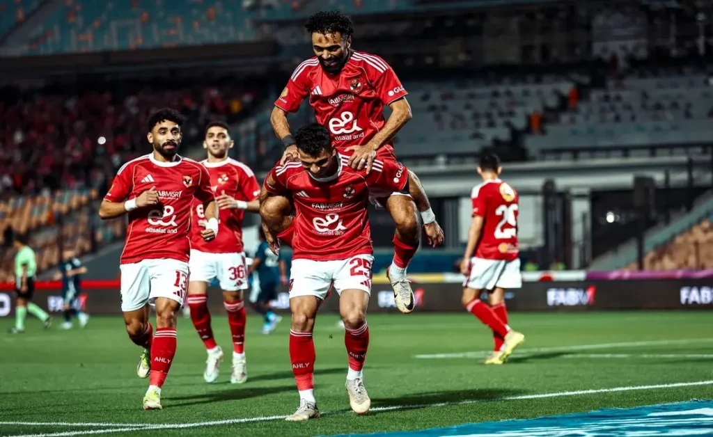 إصابات الأهلي قبل مواجهة المصري: الشحات وعاشور يطمئنان والشناوي وغياب بيكهام