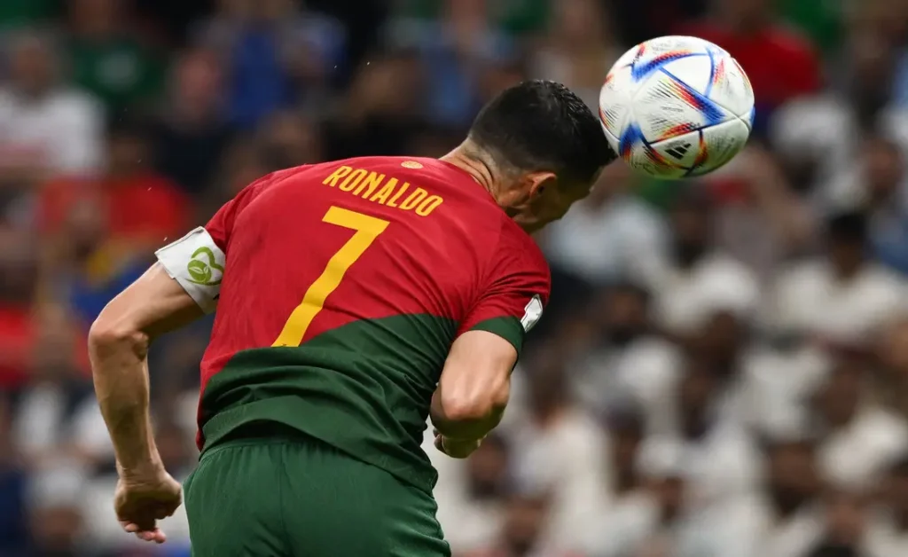 كريستيانو رونالدو كأس العالم - رونالدو يسطر إنجازاً فريداً: الأكبر سناً كلاعب ميداني في ك…